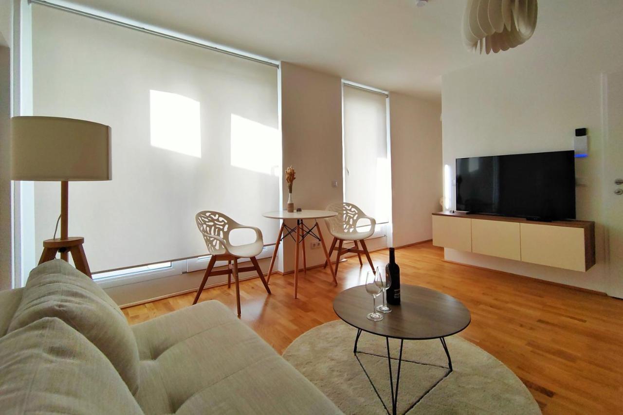 Luma Apartment Near Schoenbrunn With Parking Wien Eksteriør bilde